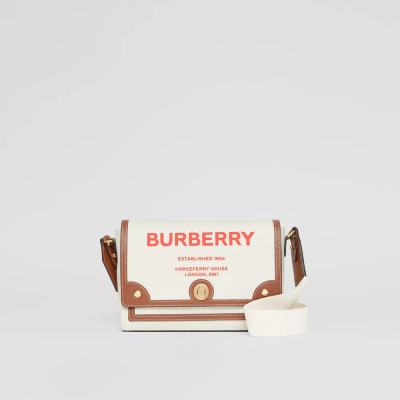 【Burberry 母親節禮物】從媽媽們都愛的 Burberry 頸巾到香水、手